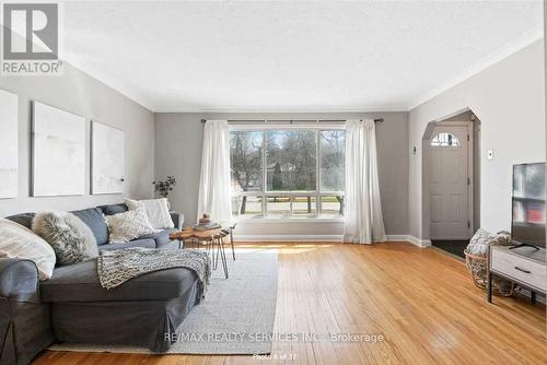 6 Bonnyview Dr, Toronto, ON - Indoor Photo Showing Living Room
