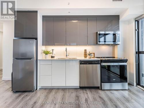 #3414 -60 Frederick St, Kitchener, ON - Indoor Photo Showing Kitchen With Upgraded Kitchen
