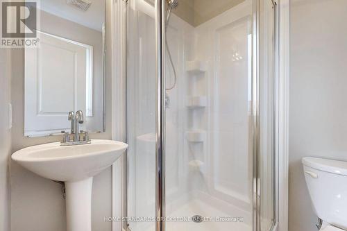 36 Mcwilliams Crt, Cambridge, ON - Indoor Photo Showing Bathroom