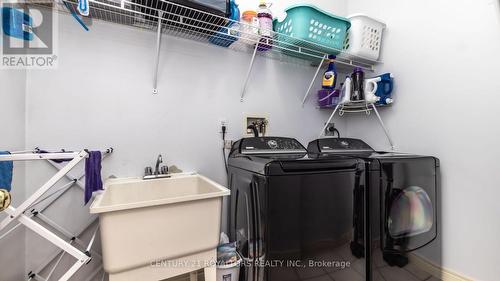6 Viceroy Crescent, Brampton, ON - Indoor Photo Showing Laundry Room