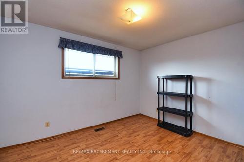 32 Arno St, Hamilton, ON - Indoor Photo Showing Other Room