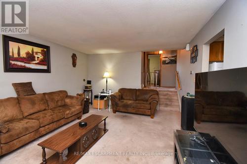 32 Arno St, Hamilton, ON - Indoor Photo Showing Living Room
