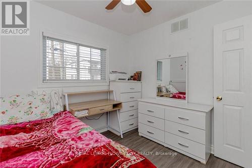 18 Greenlaw Plwy S, St. Catharines, ON - Indoor Photo Showing Bedroom