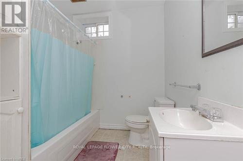 18 Greenlaw Placeway S, St. Catharines, ON - Indoor Photo Showing Bathroom