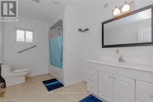 18 Greenlaw Placeway S, St. Catharines, ON - Indoor Photo Showing Bathroom