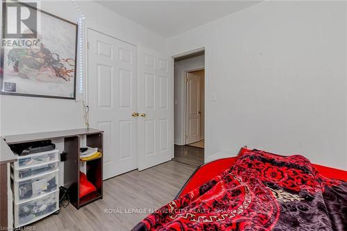 18 Greenlaw Plwy S, St. Catharines, ON - Indoor Photo Showing Bedroom