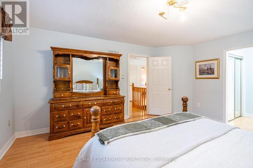 95 Laurendale Ave, Hamilton, ON - Indoor Photo Showing Bedroom