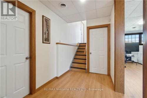 7516 Monastery Dr, Niagara Falls, ON - Indoor Photo Showing Other Room