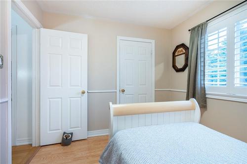 95 Laurendale Avenue, Waterdown, ON - Indoor Photo Showing Bedroom