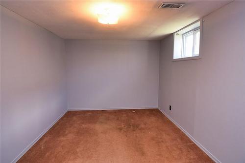 32 Arno Street, Hamilton, ON - Indoor Photo Showing Other Room