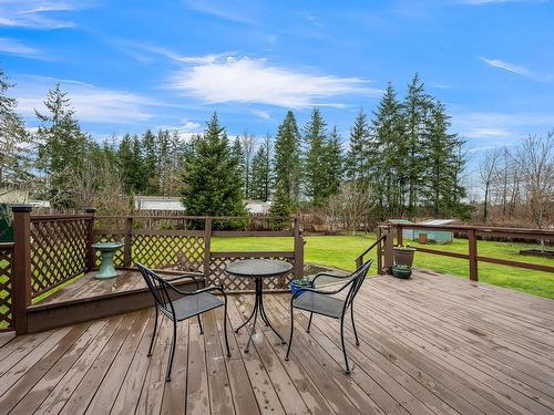 5733 Island Hwy North, Courtenay, BC - Outdoor With Deck Patio Veranda