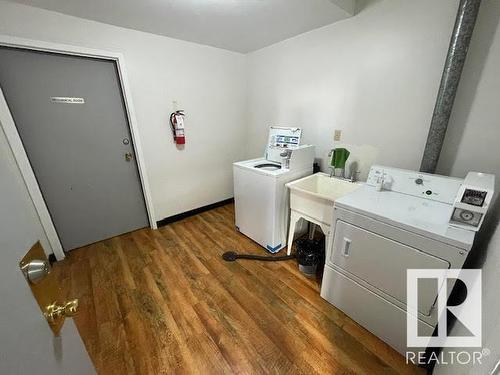 11925 102 St Nw, Edmonton, AB - Indoor Photo Showing Laundry Room
