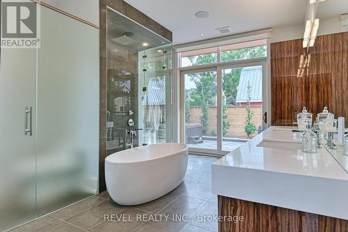 11 Woodbourne Court, Niagara-On-The-Lake, ON - Indoor Photo Showing Bathroom