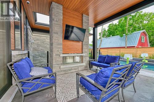 11 Woodbourne Court, Niagara-On-The-Lake, ON - Outdoor With Deck Patio Veranda With Exterior