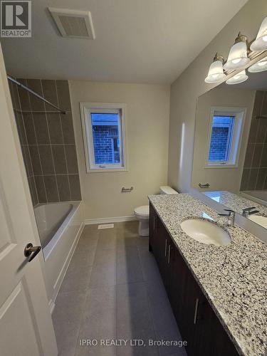 10 Capton Street, Brantford, ON - Indoor Photo Showing Bathroom