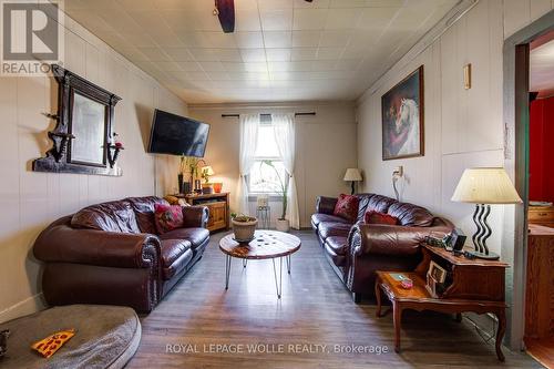 37 Strachan Street, Bayham, ON - Indoor Photo Showing Living Room