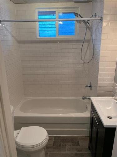 243 Beaverbrook Street, Winnipeg, MB - Indoor Photo Showing Bathroom