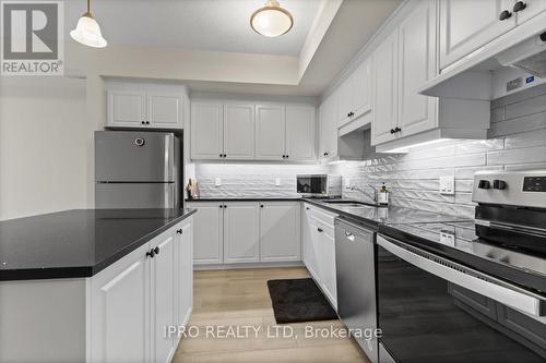 16 - 261 Woodbine Avenue, Kitchener, ON - Indoor Photo Showing Kitchen With Stainless Steel Kitchen With Upgraded Kitchen