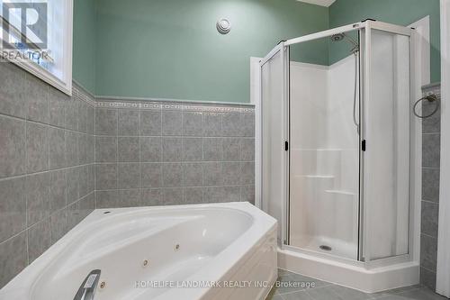 612 Christina Crt, Windsor, ON - Indoor Photo Showing Bathroom