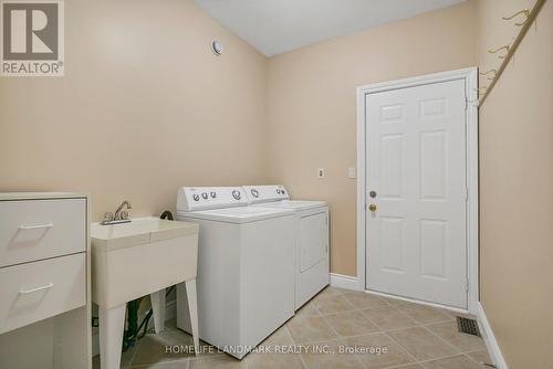 612 Christina Court, Windsor, ON - Indoor Photo Showing Laundry Room