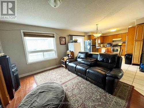 28 Dunsmore Lane, Barrie, ON - Indoor Photo Showing Living Room