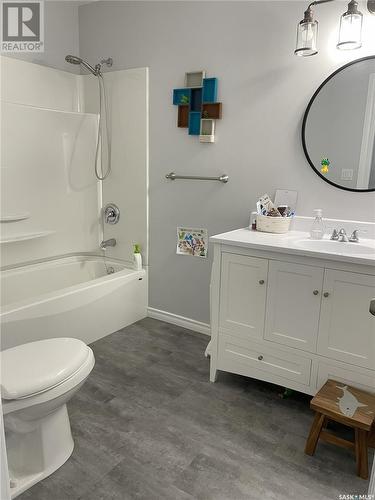 209 3Rd Street Ne, Watson, SK - Indoor Photo Showing Bathroom
