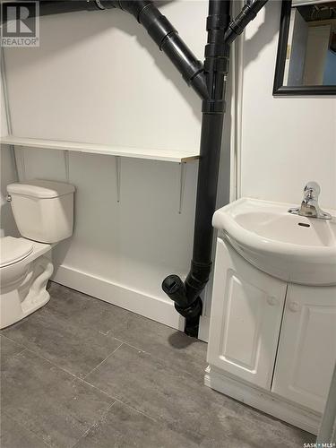 209 3Rd Street Ne, Watson, SK - Indoor Photo Showing Bathroom