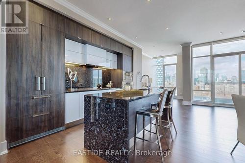 Sph09 - 1 Edgewater Drive, Toronto, ON - Indoor Photo Showing Kitchen With Upgraded Kitchen