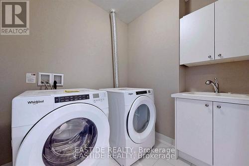 Sph09 - 1 Edgewater Drive, Toronto, ON - Indoor Photo Showing Laundry Room