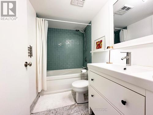 533 - 111 Elizabeth Street, Toronto (Bay Street Corridor), ON - Indoor Photo Showing Bathroom