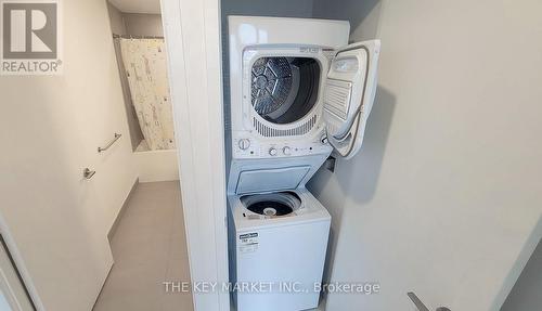 #1511 -33 Helendale Ave, Toronto, ON - Indoor Photo Showing Laundry Room