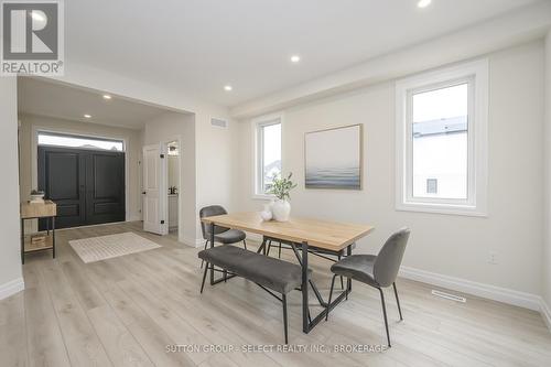 1902 Fountain Grass Drive, London, ON - Indoor Photo Showing Dining Room