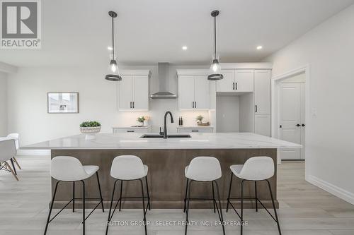 1902 Fountain Grass Drive, London, ON - Indoor Photo Showing Other Room