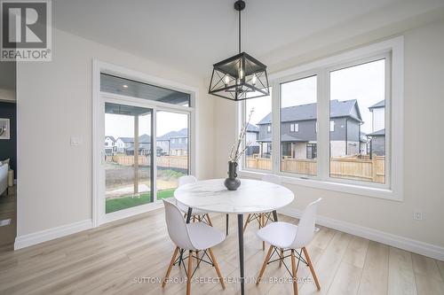 1902 Fountain Grass Drive, London, ON - Indoor Photo Showing Dining Room