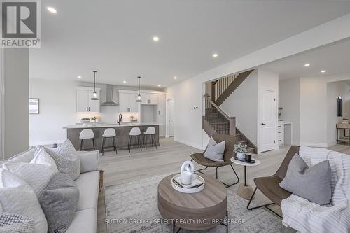 1902 Fountain Grass Drive, London, ON - Indoor Photo Showing Living Room