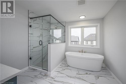 1902 Fountain Grass Drive, London, ON - Indoor Photo Showing Bathroom