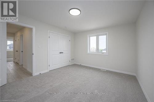 1902 Fountain Grass Drive, London, ON - Indoor Photo Showing Other Room