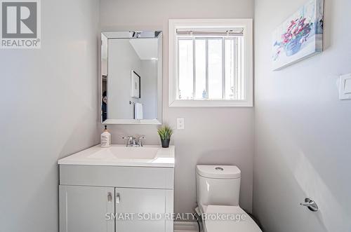 11 Bowler St, Aurora, ON - Indoor Photo Showing Bathroom