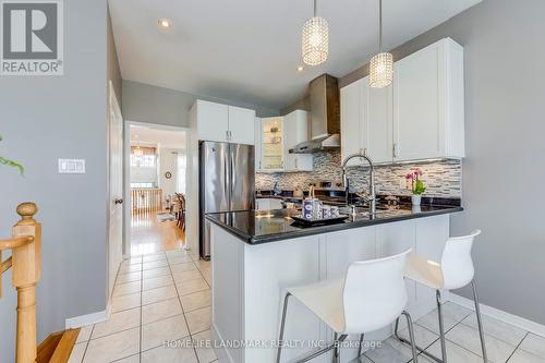 2038 Blue Jay Blvd, Oakville, ON - Indoor Photo Showing Kitchen With Upgraded Kitchen