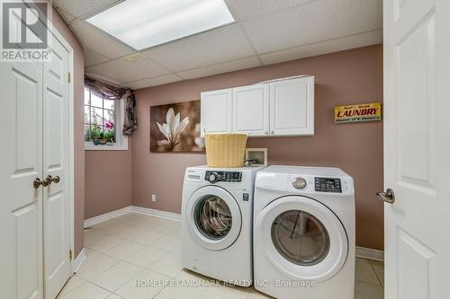 2038 Blue Jay Blvd, Oakville, ON - Indoor Photo Showing Laundry Room