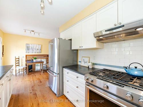 47 Goldgate Cres, Orangeville, ON - Indoor Photo Showing Kitchen With Upgraded Kitchen