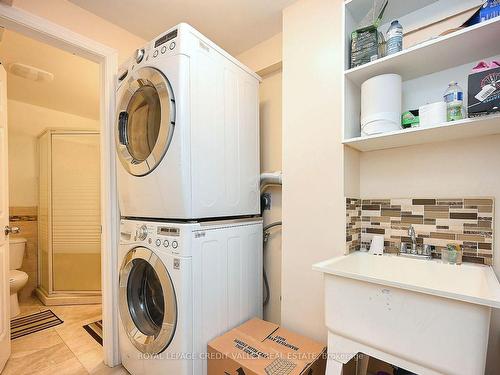 219-5030 Heatherleigh Ave N, Mississauga, ON - Indoor Photo Showing Laundry Room