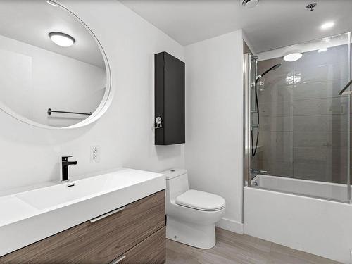 Bathroom - 206-85 Rue De Castelnau O., Montréal (Villeray/Saint-Michel/Parc-Extension), QC - Indoor Photo Showing Bathroom