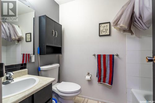 7316 Dalgliesh Drive, Regina, SK - Indoor Photo Showing Bathroom