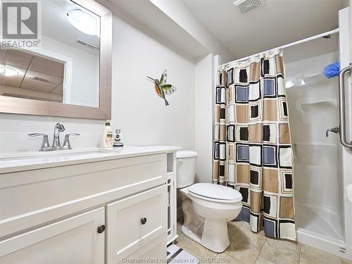 104 Cottage Place, Chatham, ON - Indoor Photo Showing Bathroom