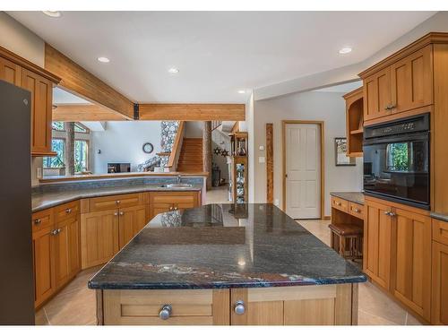 3475 Henry Rd, Chemainus, BC - Indoor Photo Showing Kitchen