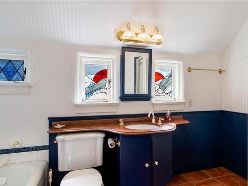 149 Barkley Terr, Oak Bay, BC - Indoor Photo Showing Bathroom
