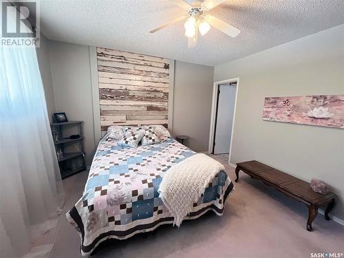 452 Macdonald Drive, Swift Current, SK - Indoor Photo Showing Bedroom