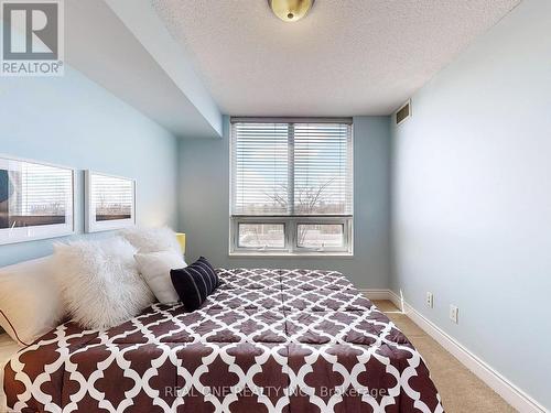 #528 -25 Greenview Ave, Toronto, ON - Indoor Photo Showing Bedroom