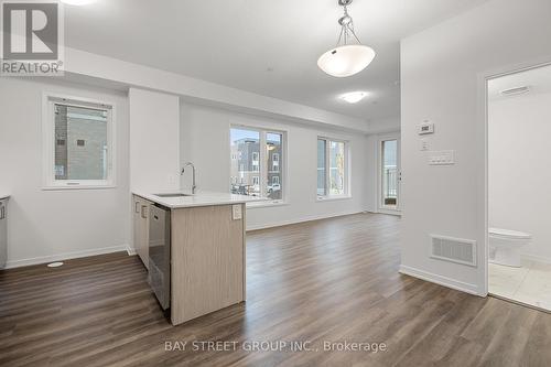 60 - 31 Honeycrisp Crescent, Vaughan, ON - Indoor